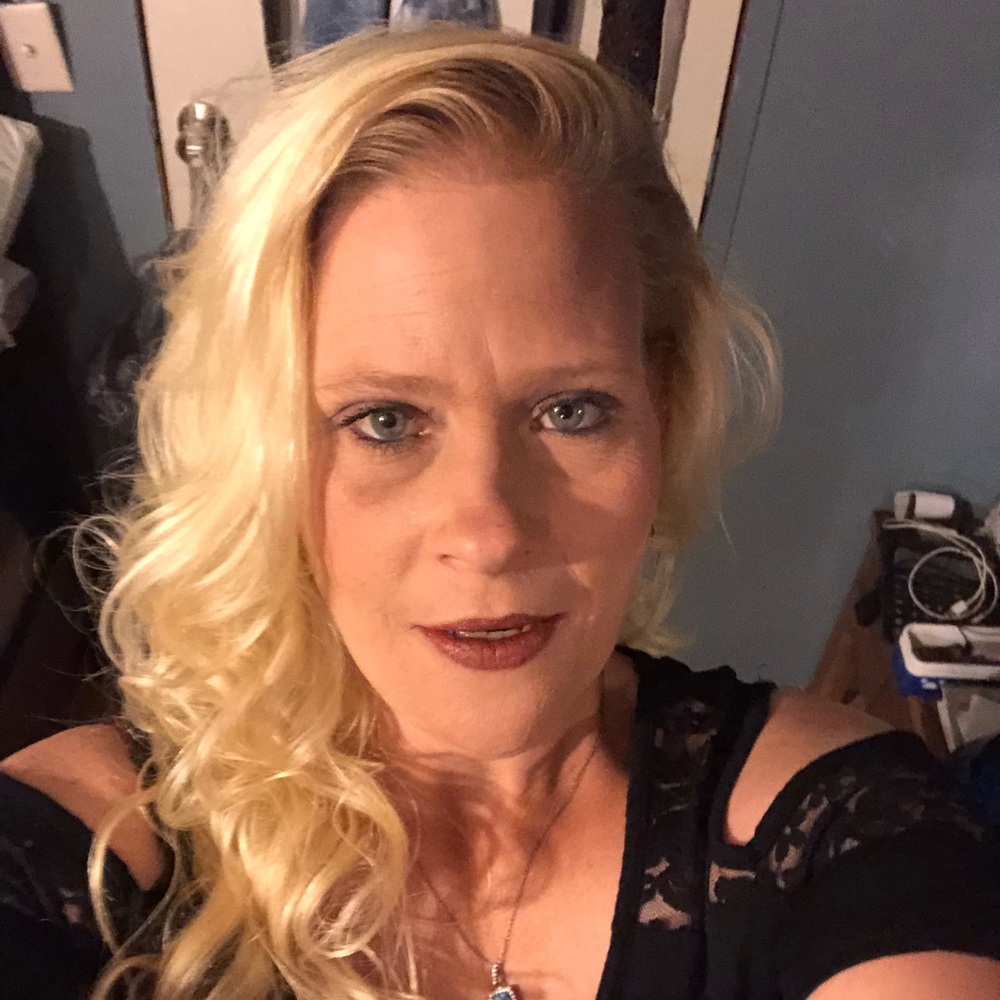 Meet your Posher, Becka